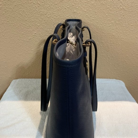 Michael Kors Women's Jet Set Travel Carryall Tote - Picture 4 of 9